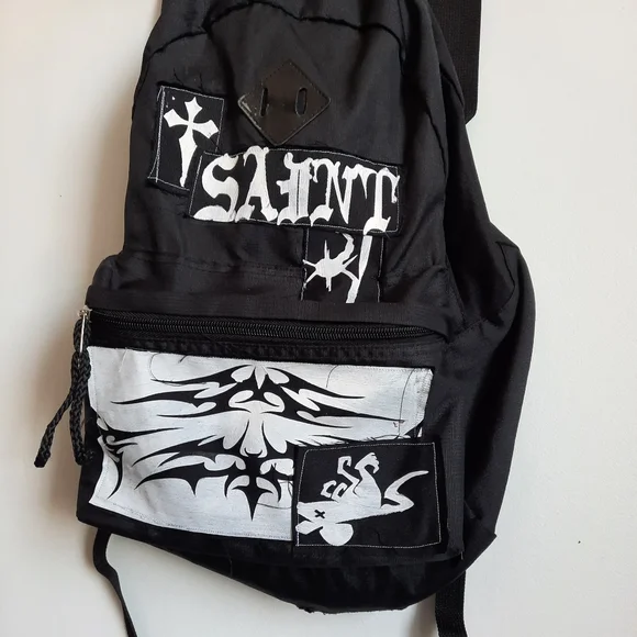 Lightweight Black ππππ£π© πππ’π¨ Backpack - Picture 3 of 3